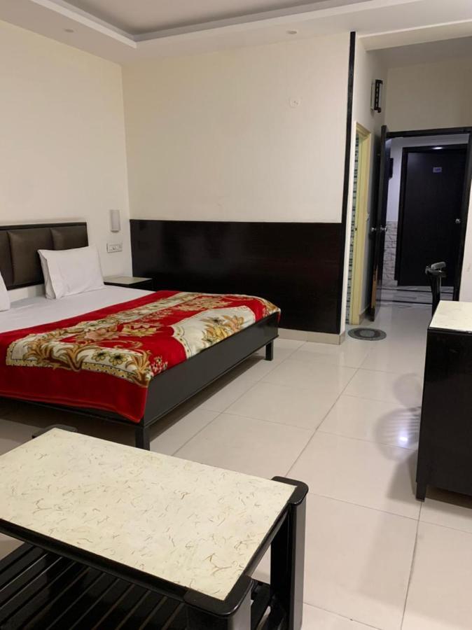 Hotel Raman'S Jagādhri 외부 사진