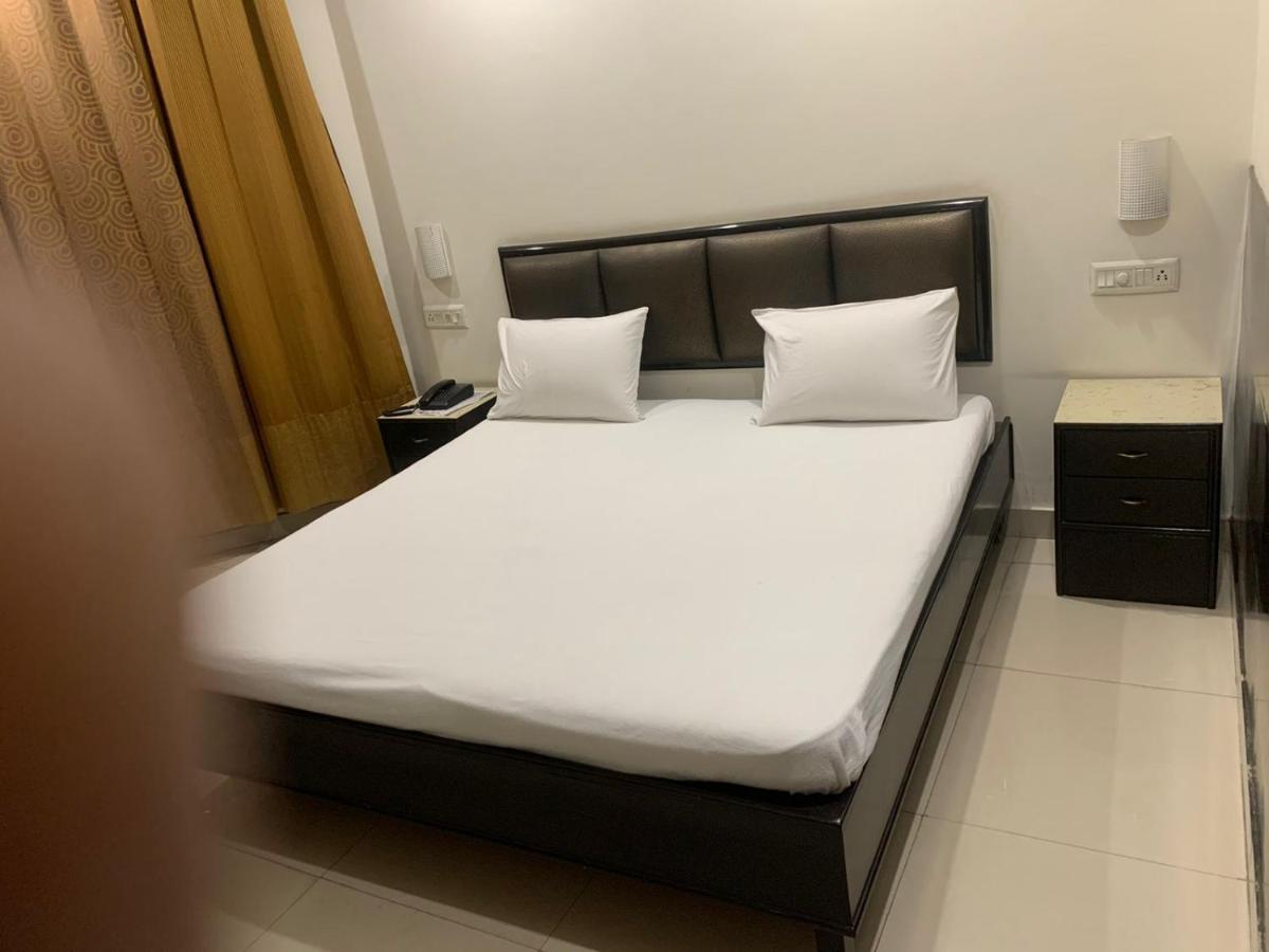 Hotel Raman'S Jagādhri 외부 사진