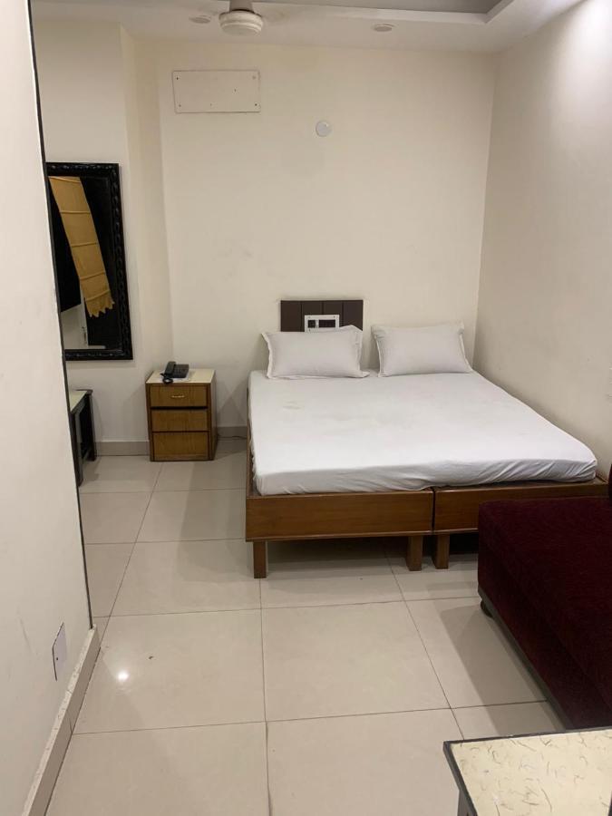 Hotel Raman'S Jagādhri 외부 사진