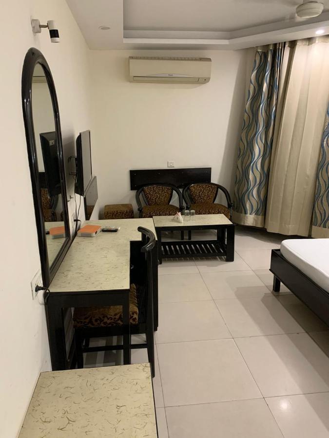 Hotel Raman'S Jagādhri 외부 사진