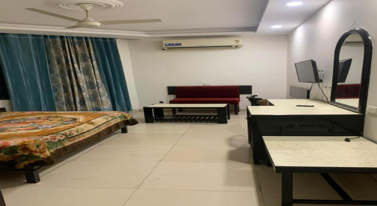 Hotel Raman'S Jagādhri 외부 사진